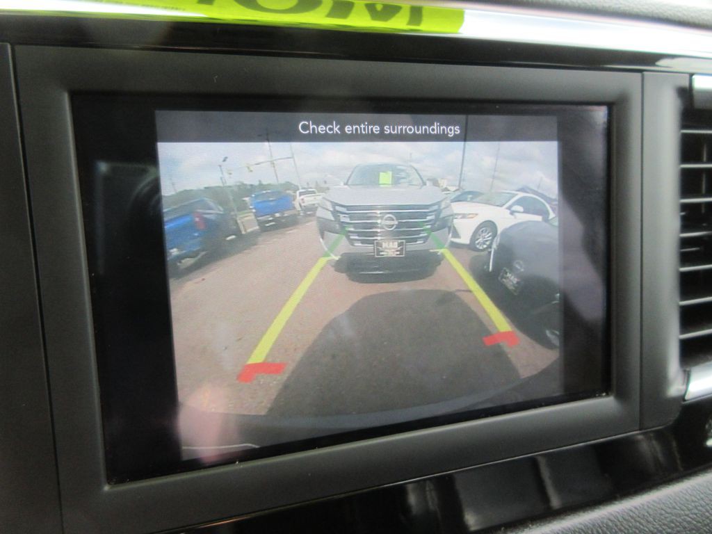 2021 Chrysler Voyager Image 14