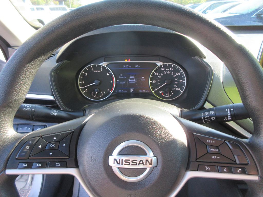 2022 Nissan Altima Image 7