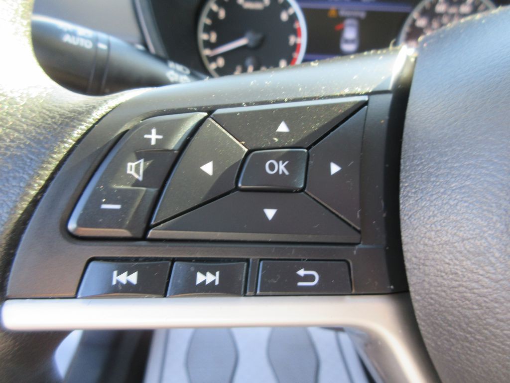 2022 Nissan Altima Image 10