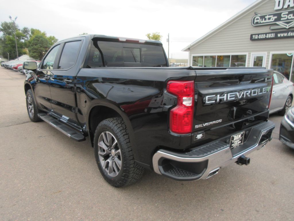 2021 Chevrolet Silverado 1500 Image 3