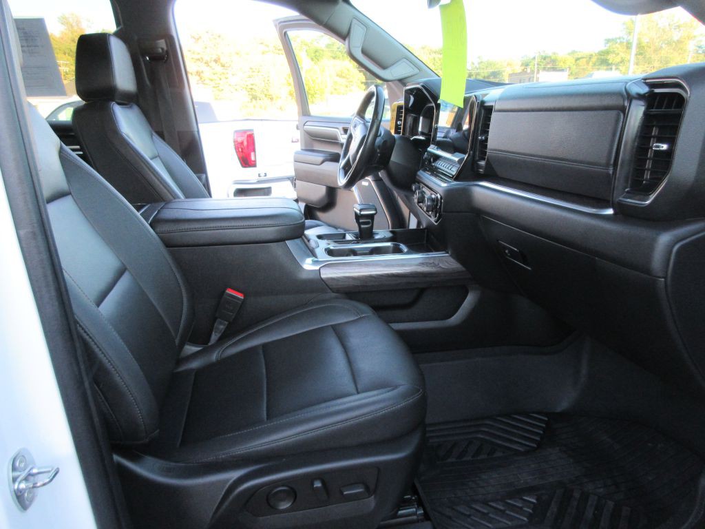 2023 Chevrolet Silverado 1500 Image 11