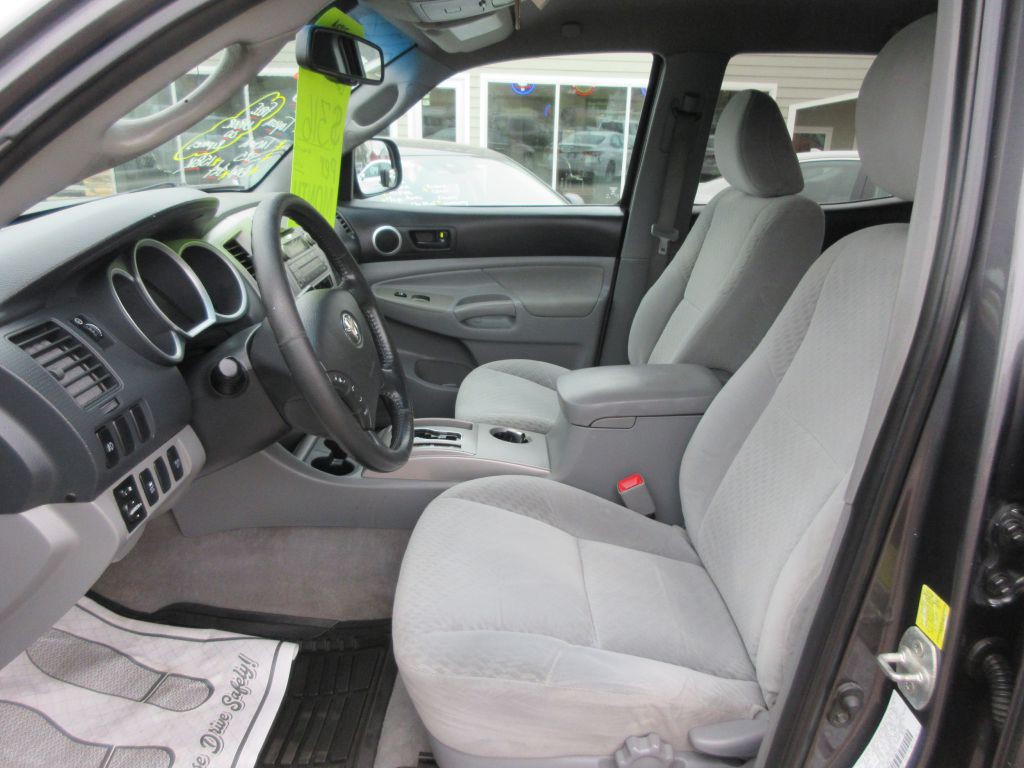 2010 Toyota Tacoma Image 8