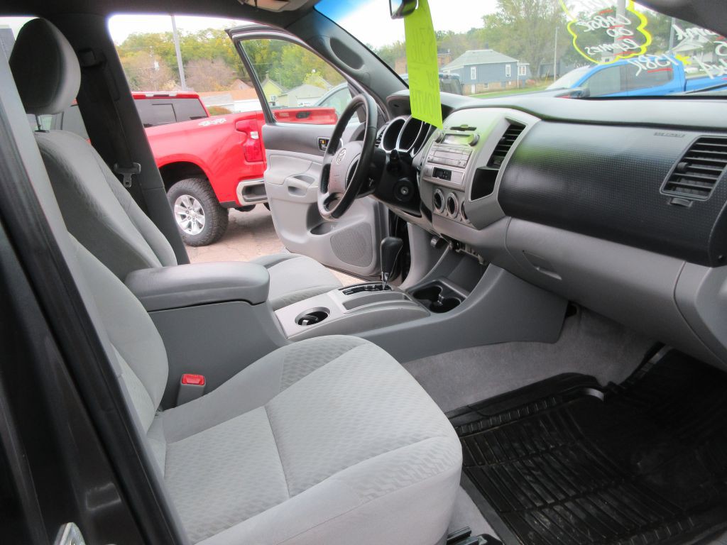 2010 Toyota Tacoma Image 11