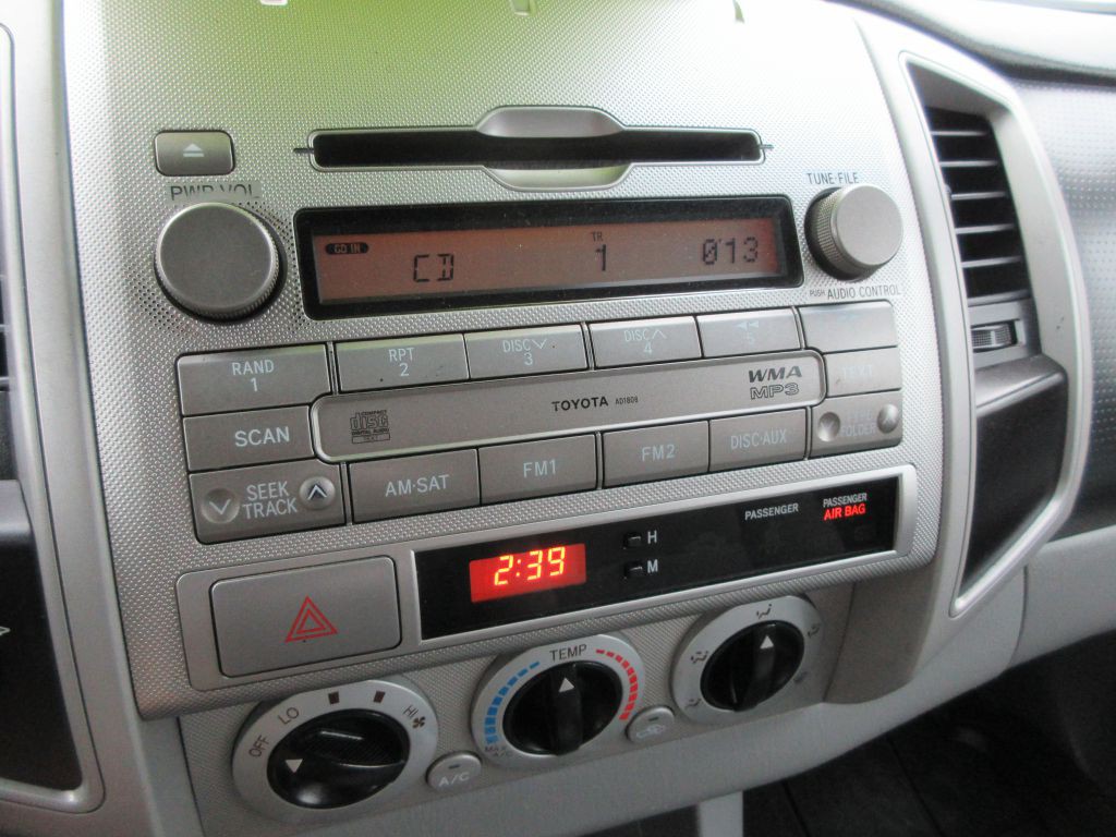 2010 Toyota Tacoma Image 13