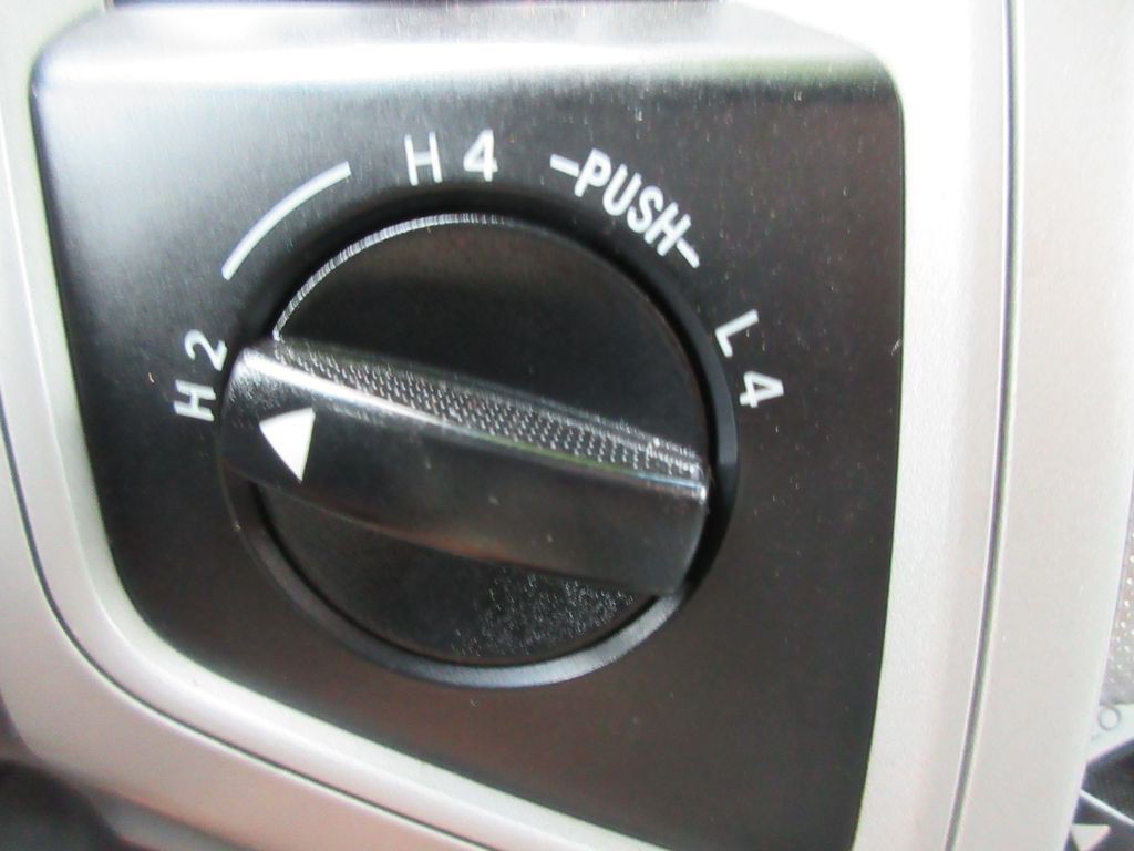 2010 Toyota Tacoma Image 14