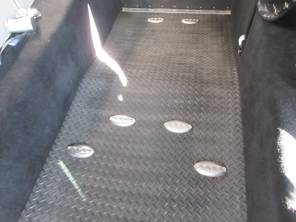 2012 Chrysler Town & Country Image 11