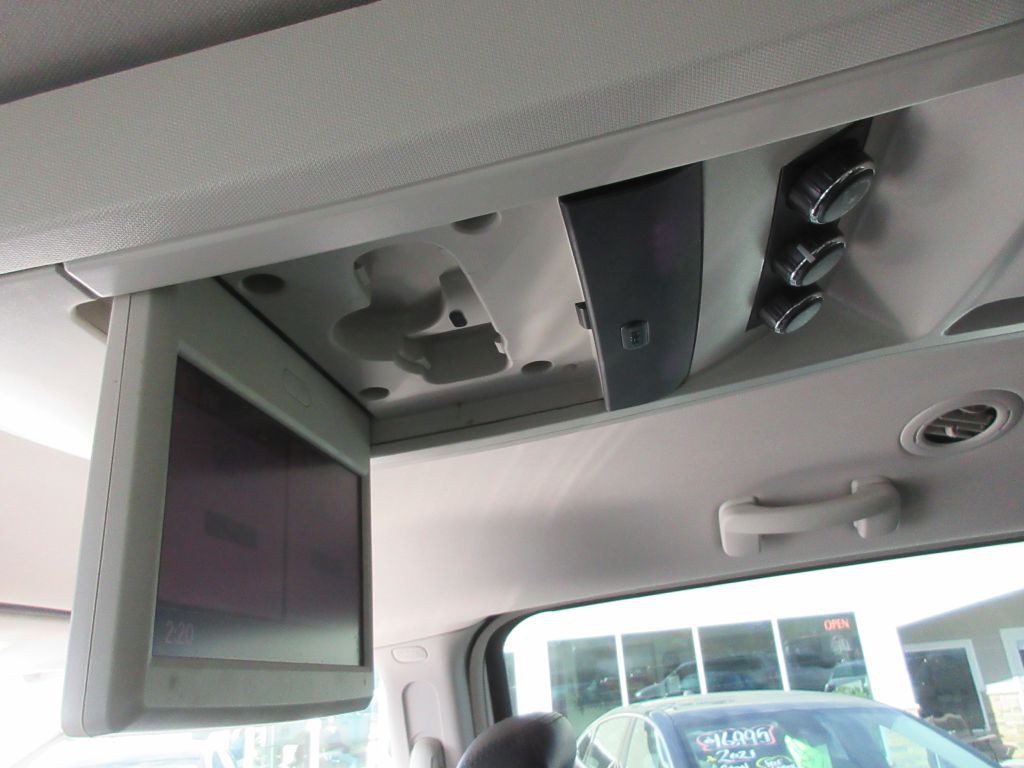 2012 Chrysler Town & Country Image 19