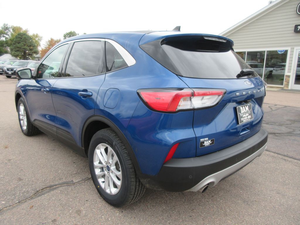 2022 Ford Escape Image 3