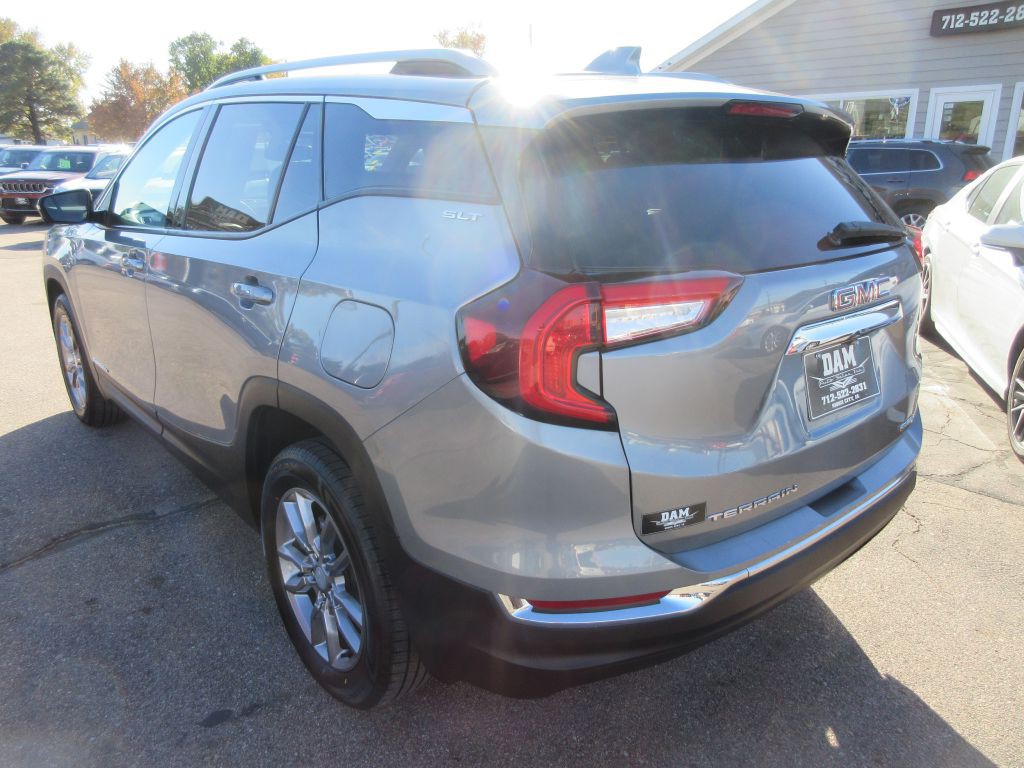 2024 GMC Terrain Image 3