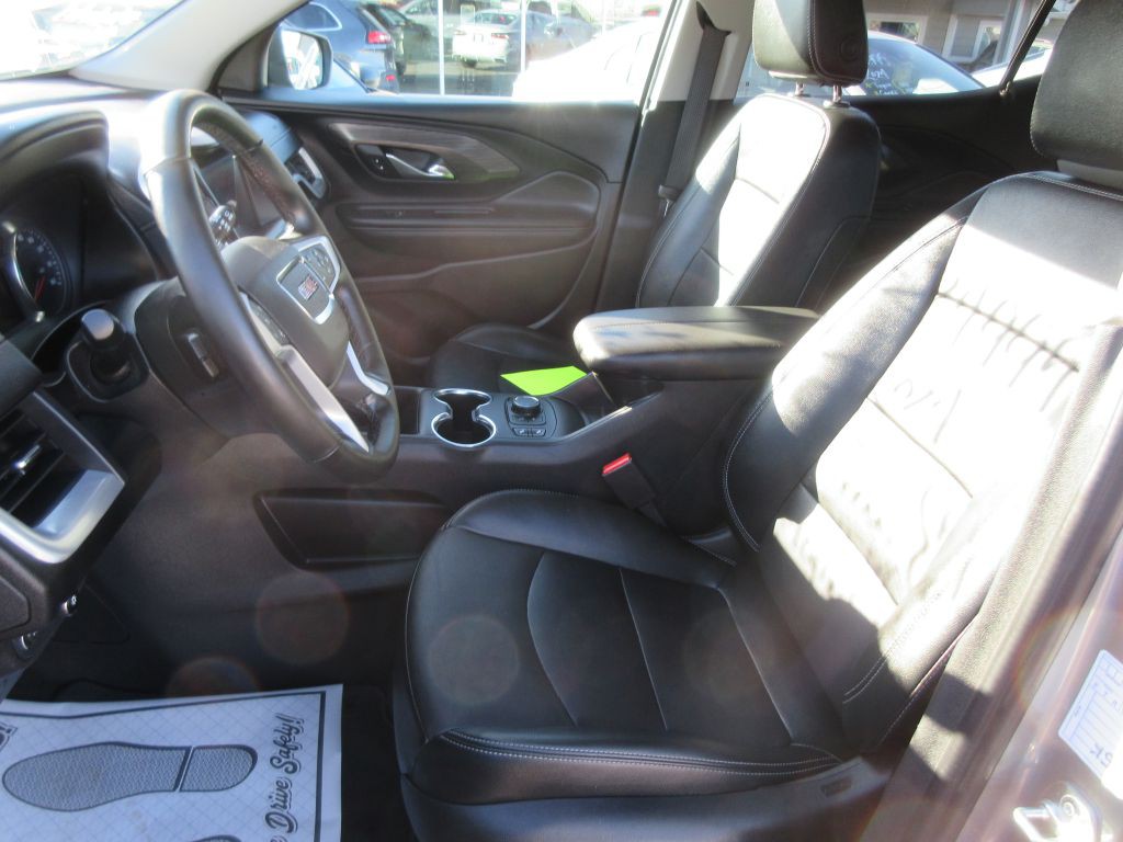 2024 GMC Terrain Image 8