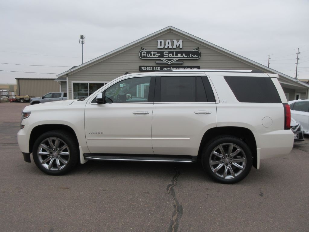 2015 Chevrolet Tahoe Image 2