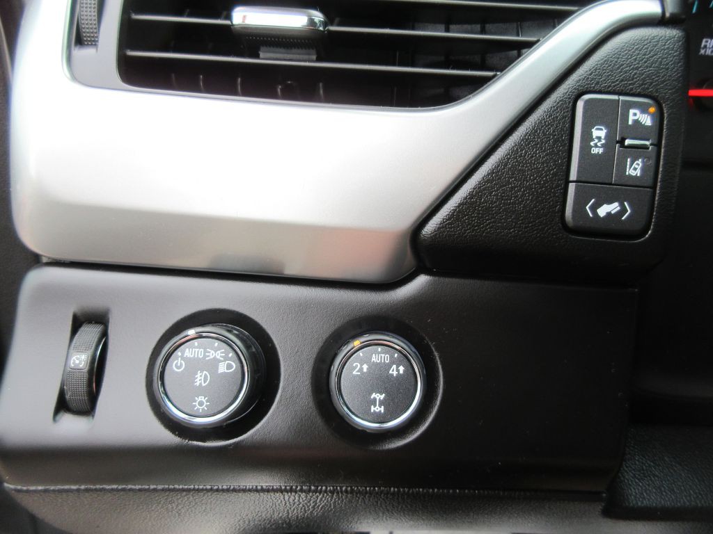 2015 Chevrolet Tahoe Image 18