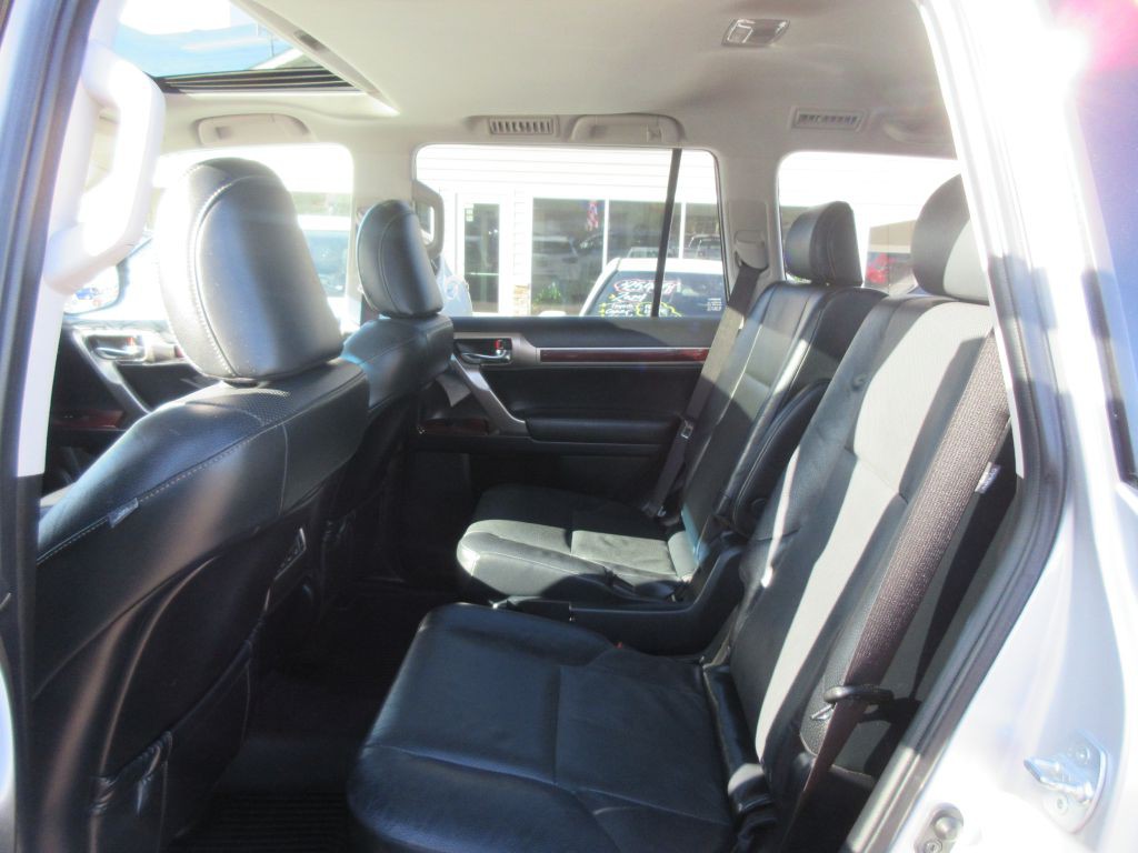 2019 Lexus GX Image 9