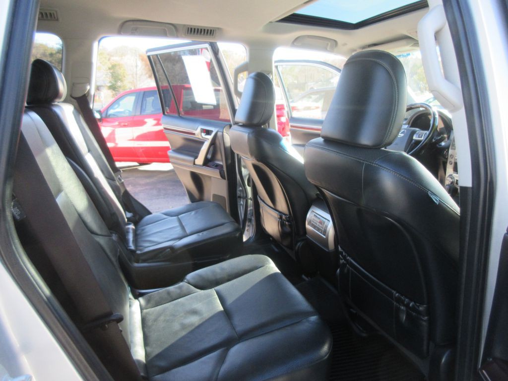 2019 Lexus GX Image 12