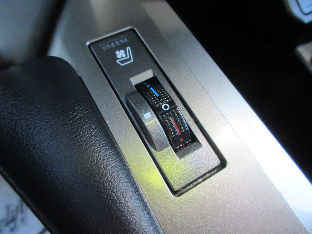 2019 Lexus GX Image 17