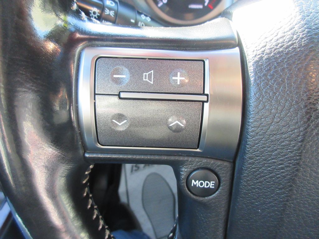 2019 Lexus GX Image 19