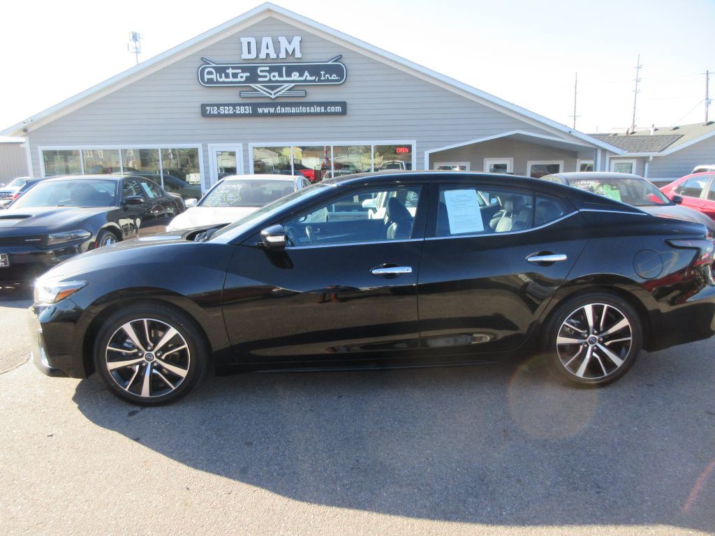 2023 Nissan Maxima Image 2