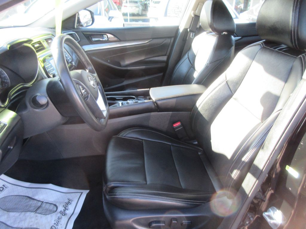 2023 Nissan Maxima Image 8