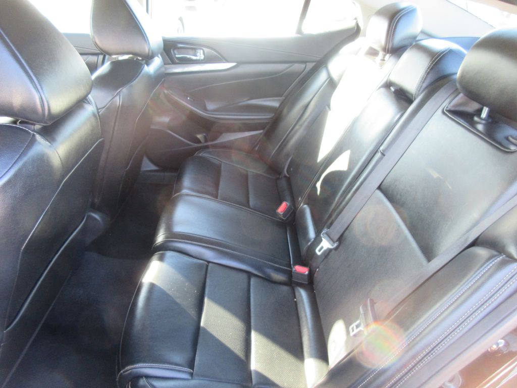 2023 Nissan Maxima Image 9