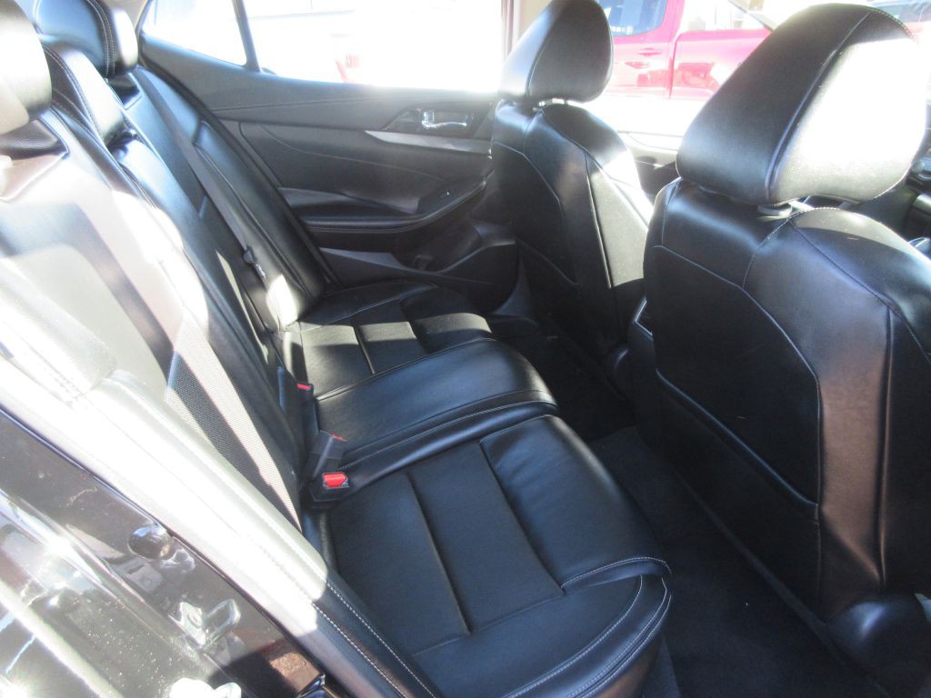 2023 Nissan Maxima Image 10