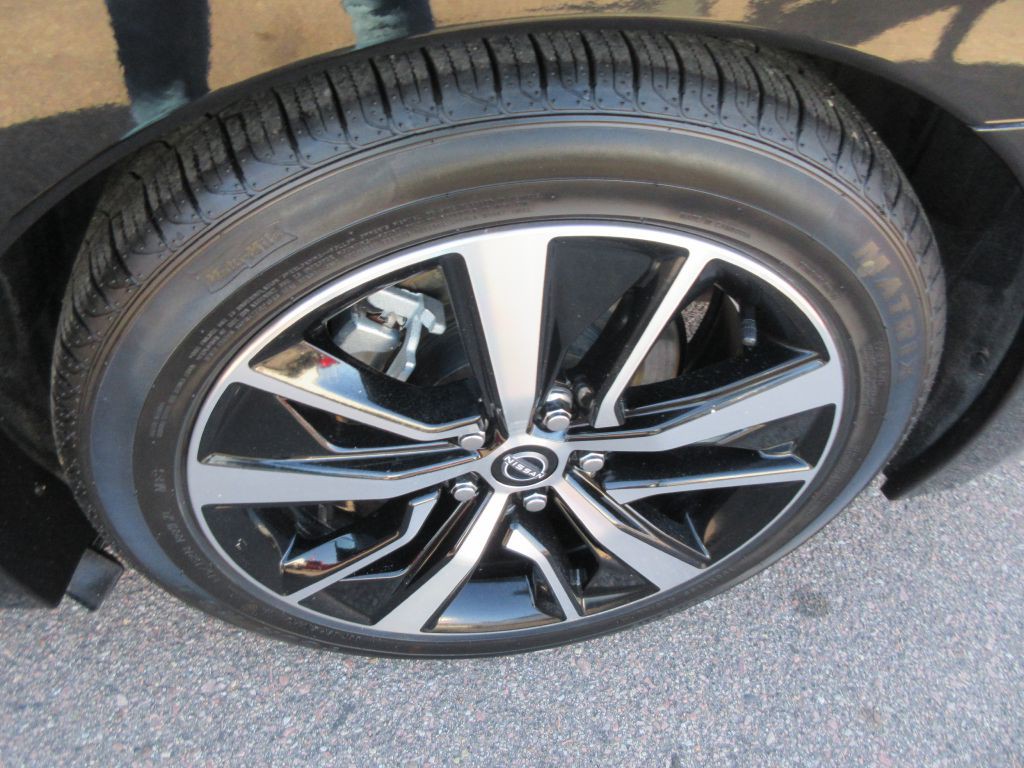 2023 Nissan Maxima Image 17