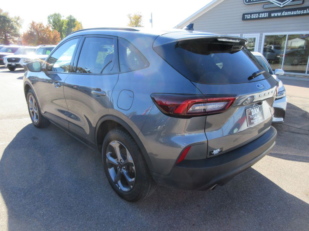 2025 Ford Escape Image 3
