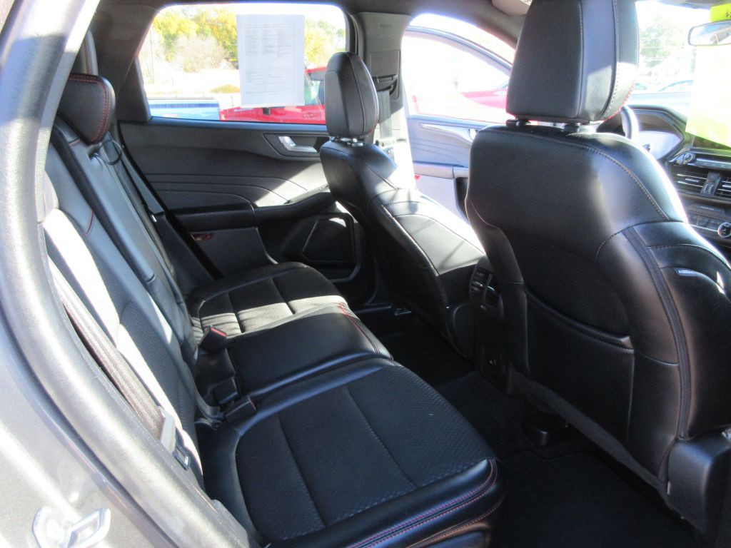 2025 Ford Escape Image 9