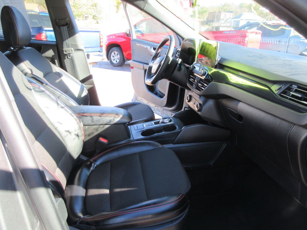 2025 Ford Escape Image 10