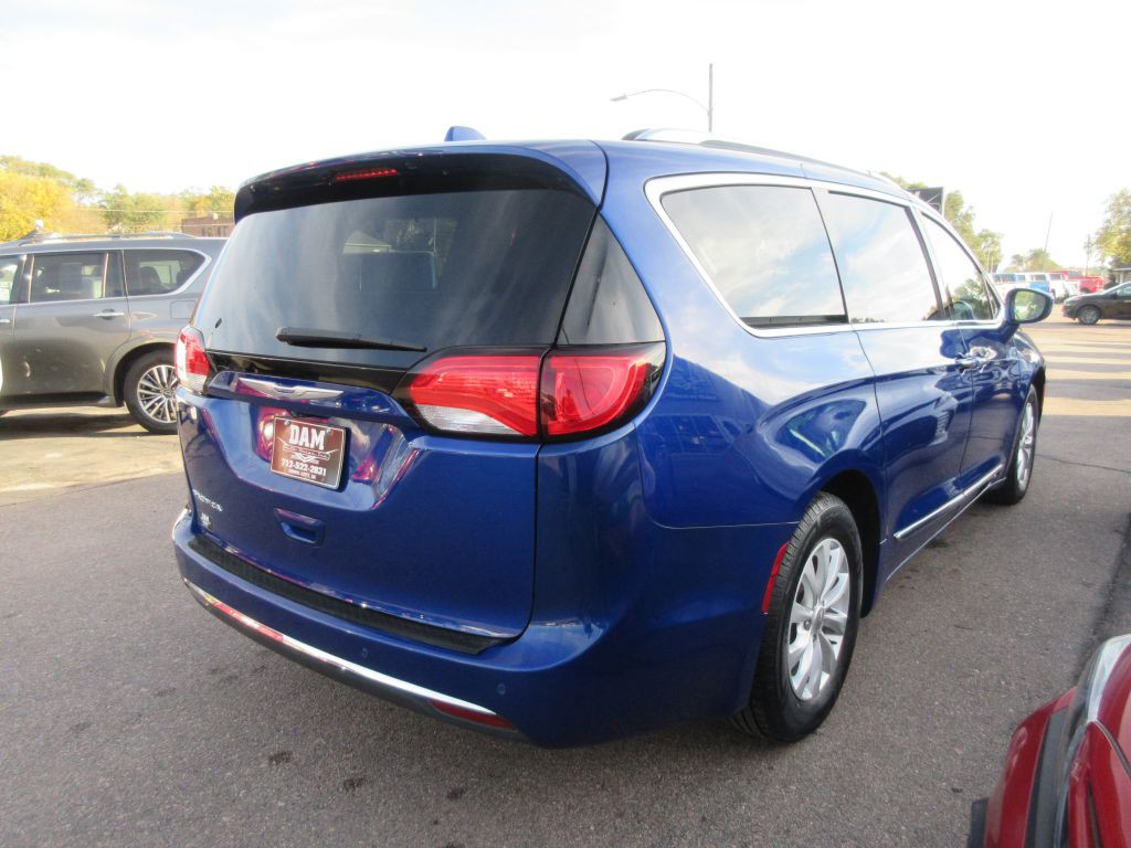 2019 Chrysler Pacifica Image 5