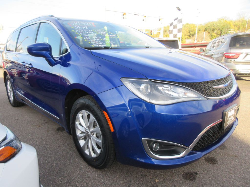 2019 Chrysler Pacifica Image 6