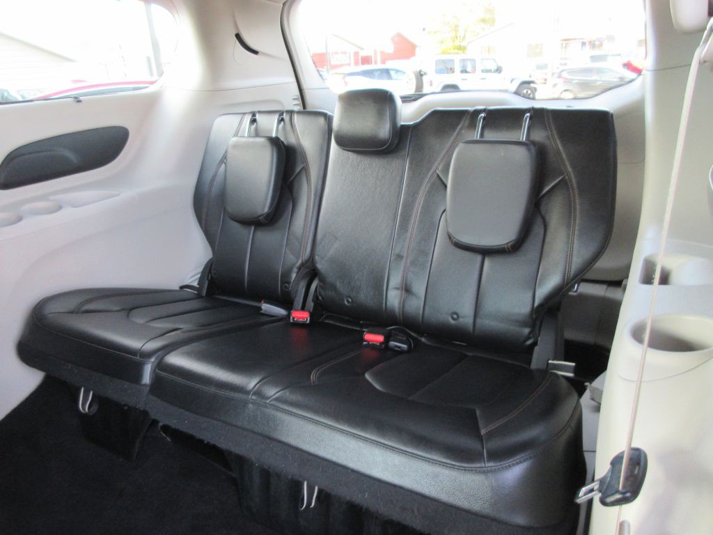 2019 Chrysler Pacifica Image 10