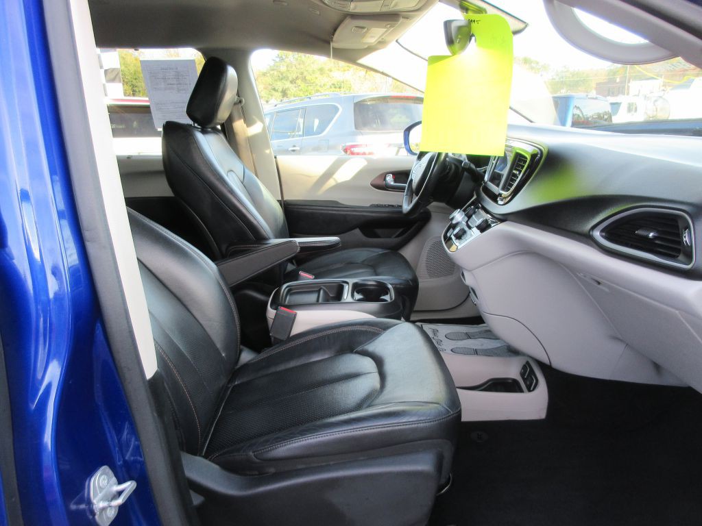 2019 Chrysler Pacifica Image 11