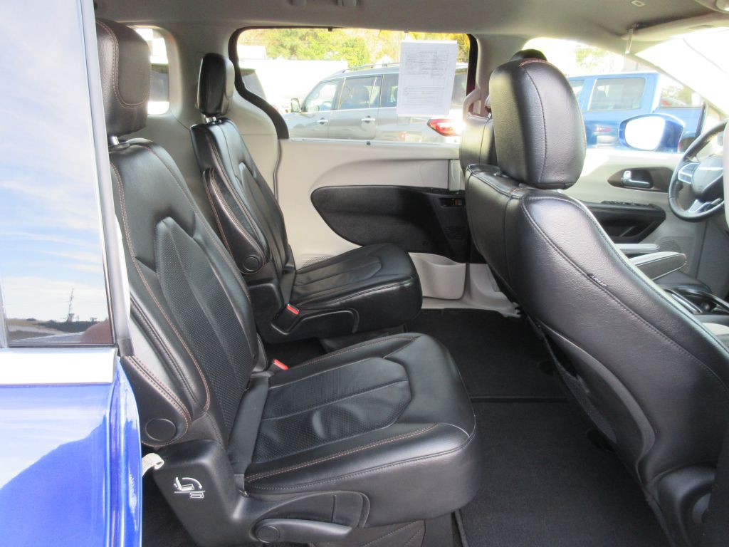 2019 Chrysler Pacifica Image 12