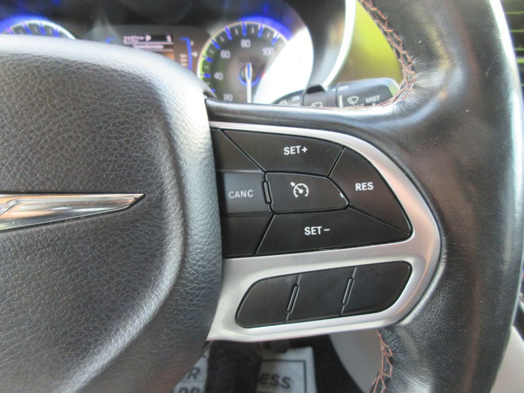 2019 Chrysler Pacifica Image 17