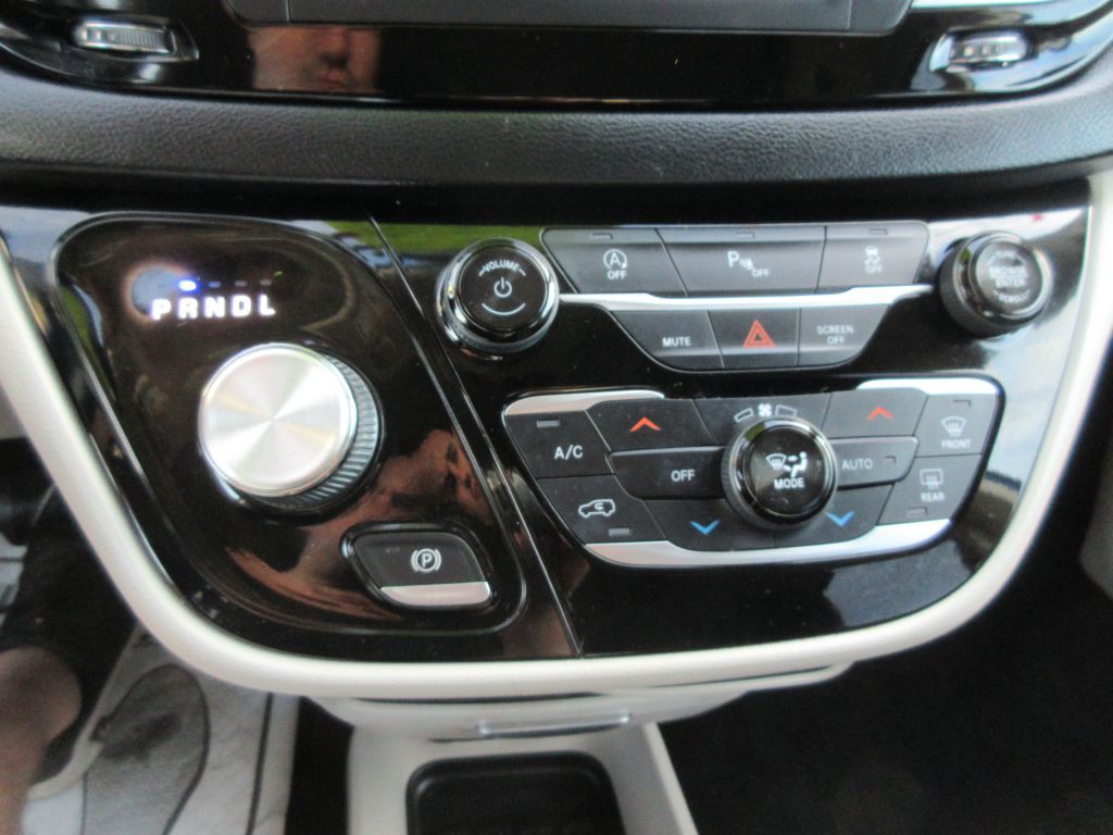 2019 Chrysler Pacifica Image 20