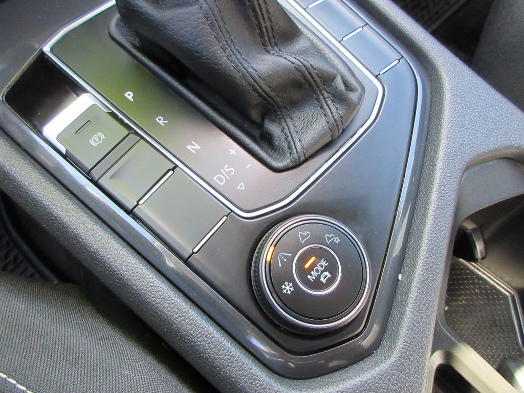 2021 Volkswagen Tiguan Image 14