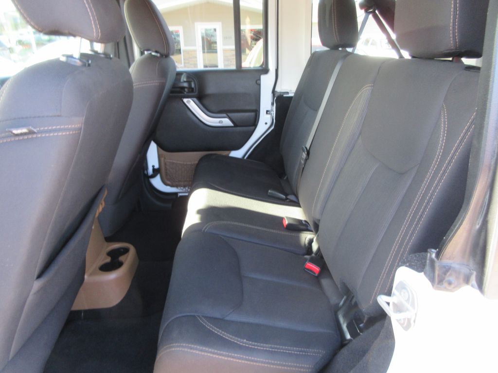 2017 Jeep Wrangler Unlimited Image 9