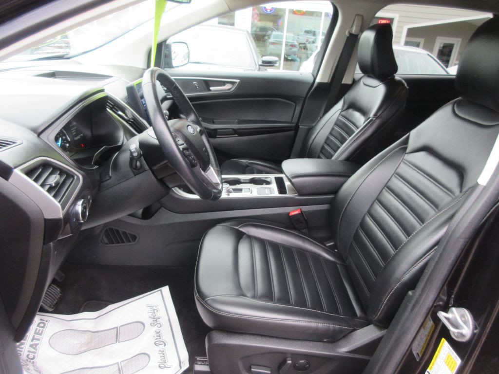 2023 Ford Edge Image 8