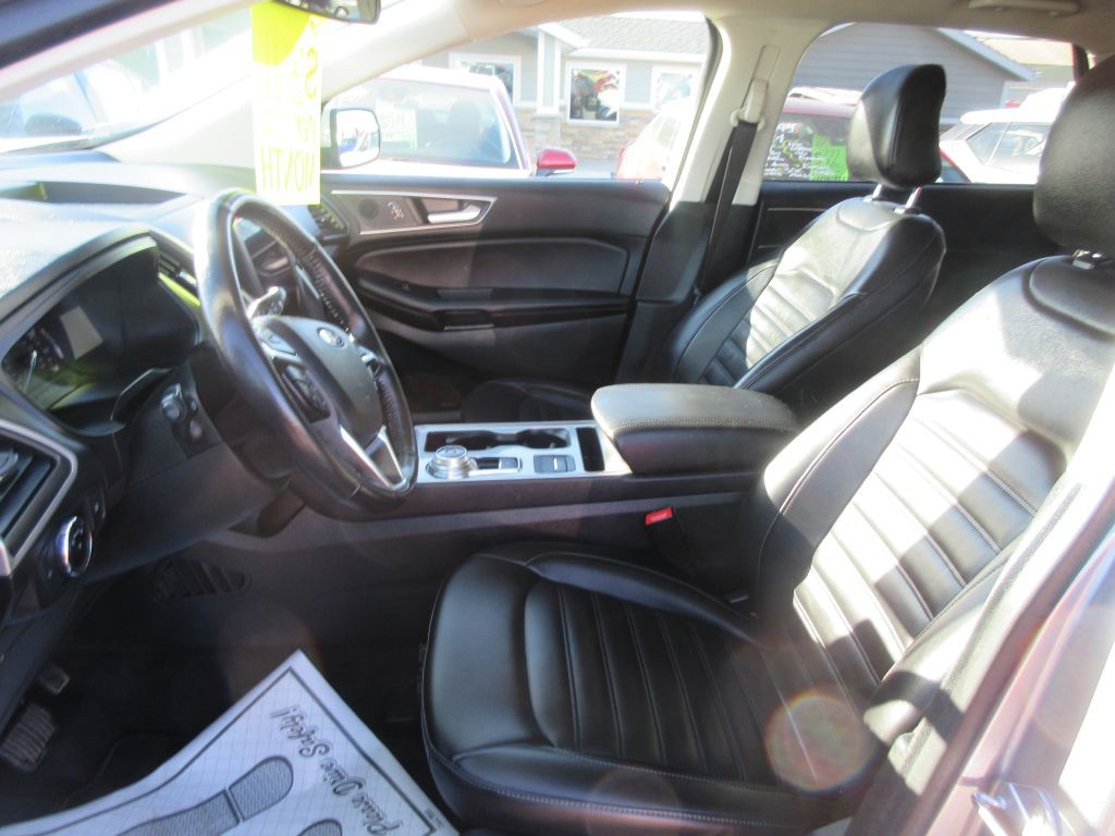 2023 Ford Edge Image 8