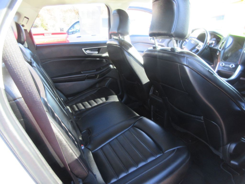 2023 Ford Edge Image 10