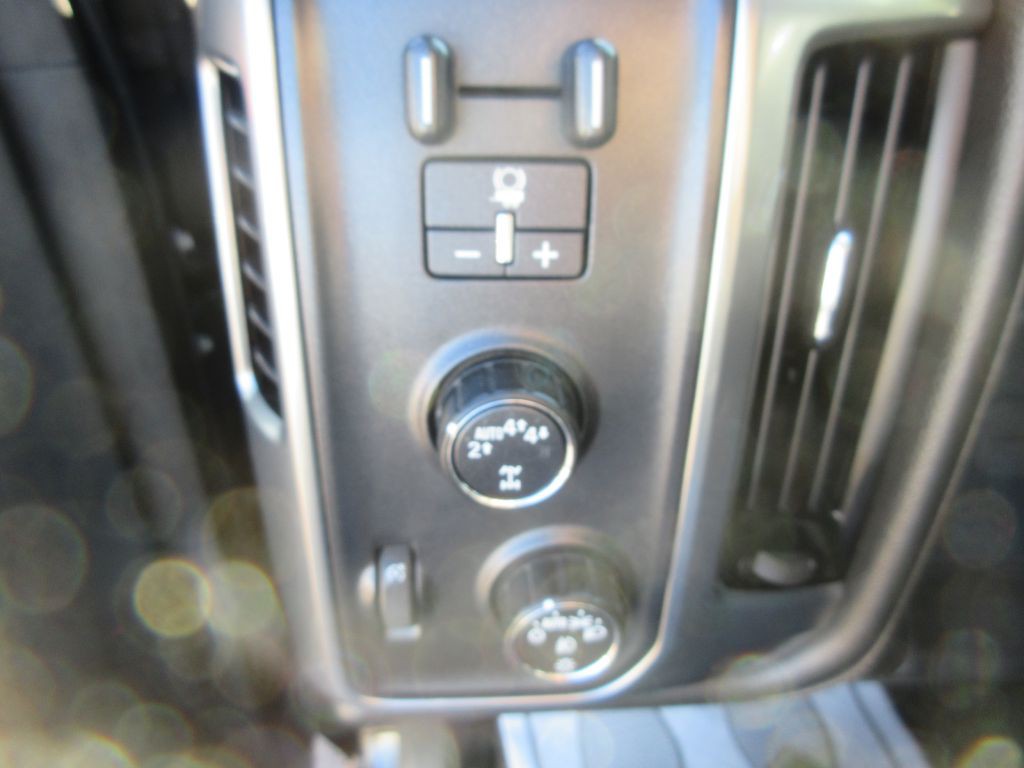2017 Chevrolet Silverado 1500 Image 18