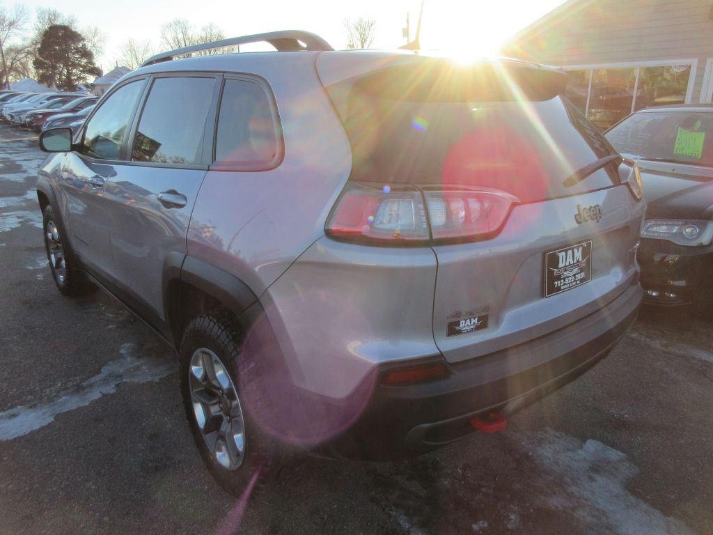 2019 Jeep Cherokee Image 3