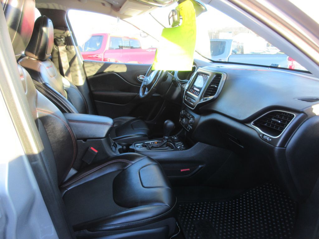 2019 Jeep Cherokee Image 11