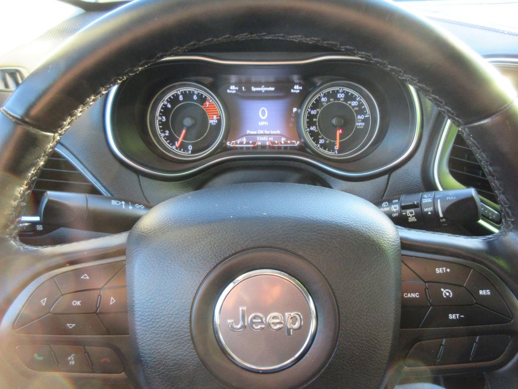 2019 Jeep Cherokee Image 12