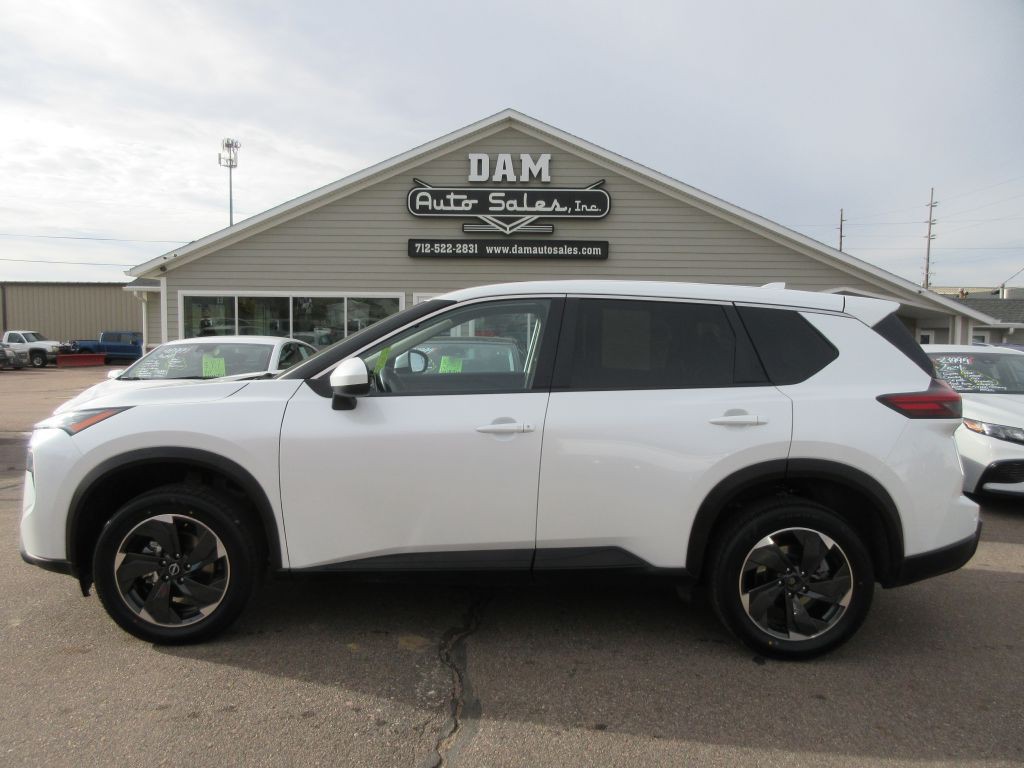 2024 Nissan Rogue Image 2