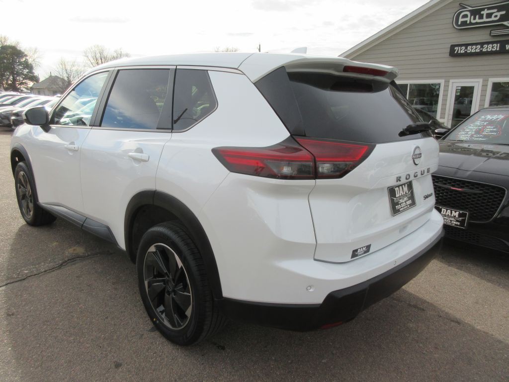 2024 Nissan Rogue Image 3