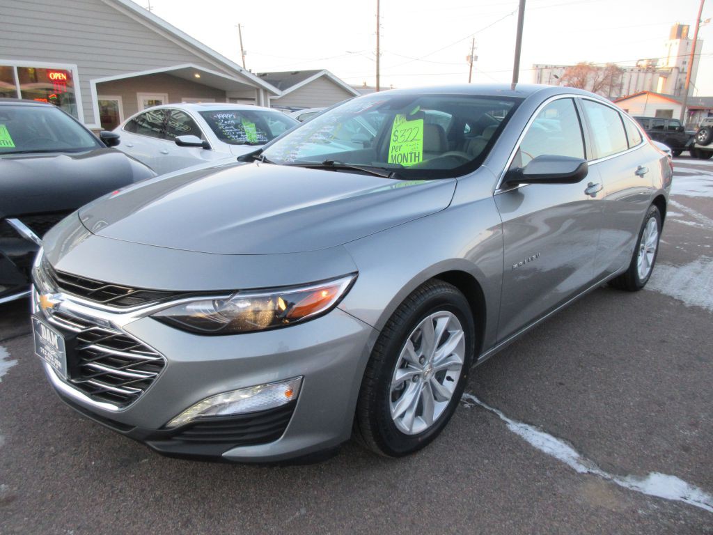 2025 Chevrolet Malibu Image 1