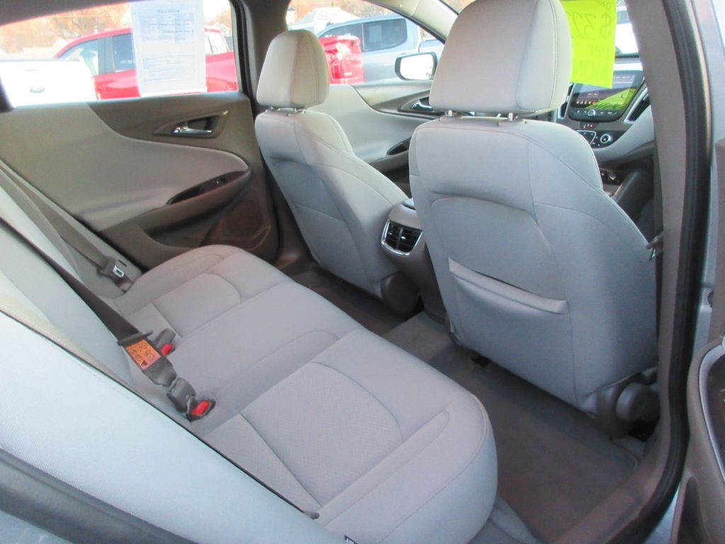 2025 Chevrolet Malibu Image 10