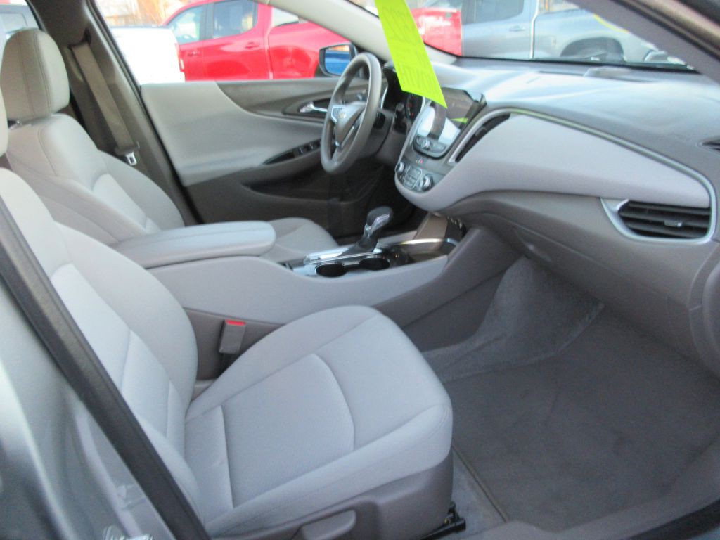 2025 Chevrolet Malibu Image 11