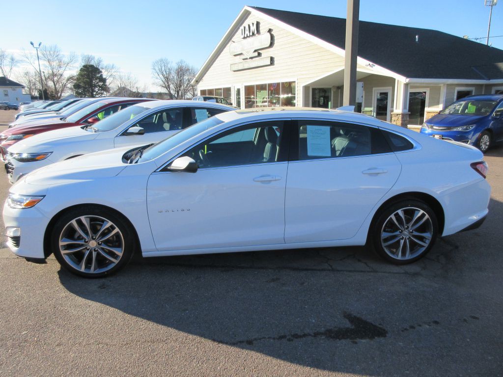 2024 Chevrolet Malibu Image 2